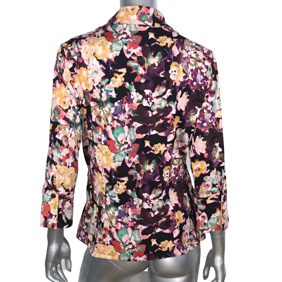 Essentials Purple Floral Top sz Large - Picture 2 of 3